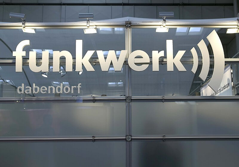 aussenwerbung-beschriftung-duktus-stuttgart-zuffenhausen